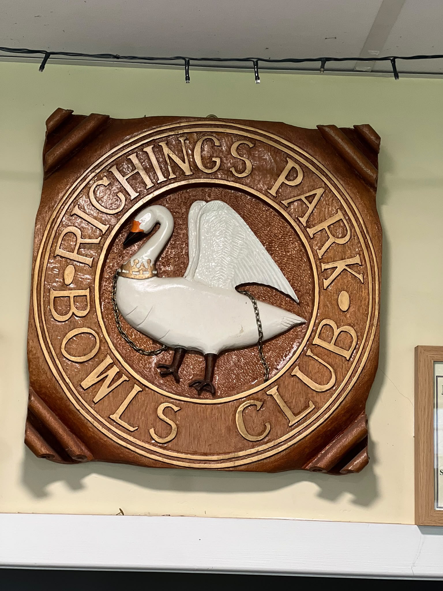 The Richings Park Bowls Club crest